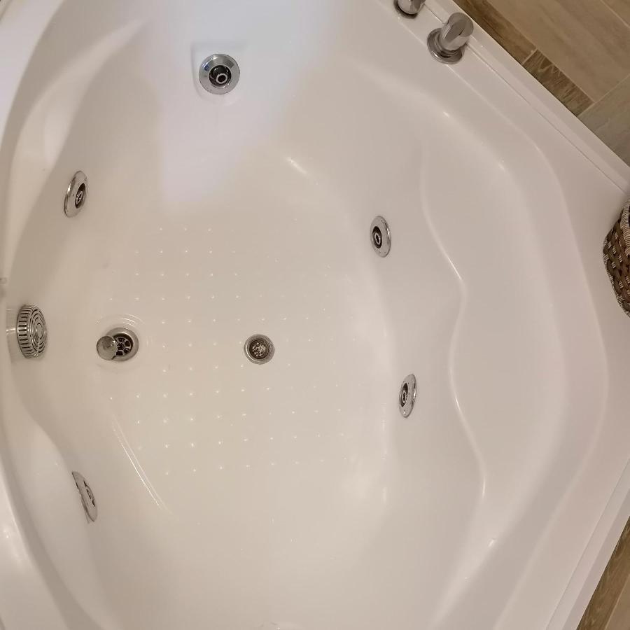 Marina Jacuzzi Apartment Free Parking Нови Сад Екстериор снимка